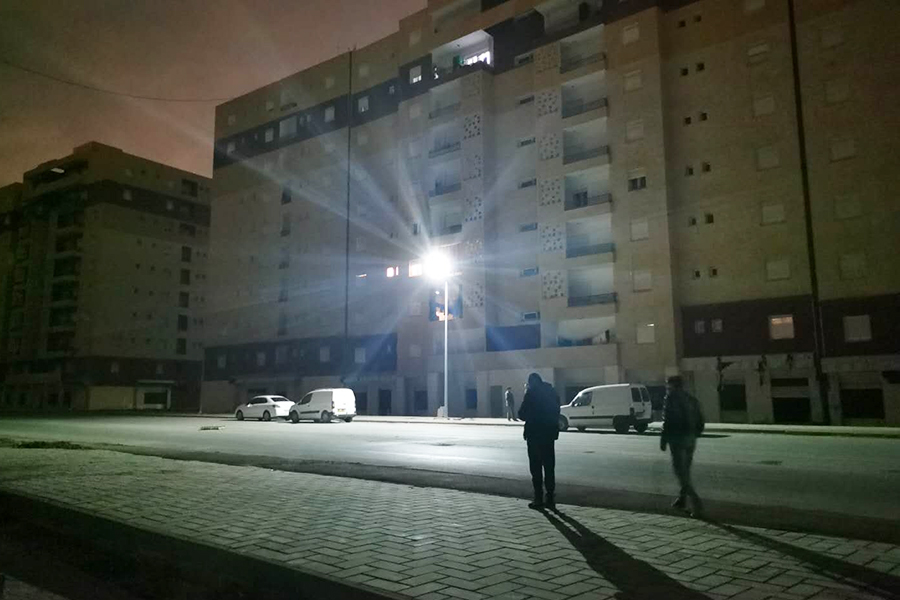 Tất cả trong hai ở Algeria